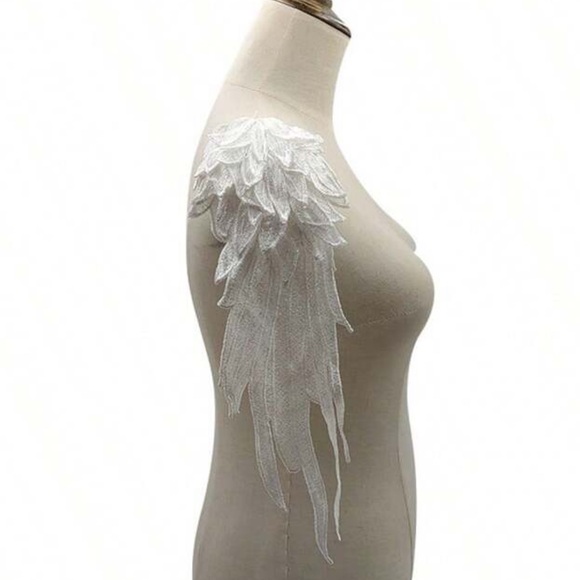 Lace Motif Sew On Angel
Wing Neckline Lace Trim Applique
Embroidery Angel Wing - Picture 4 of 12
